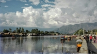 Videonauts backpacking Indien Kashmir Srinagar Dal Lake