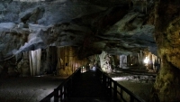 Videonauts backpacking Vietnam Paradise Cave