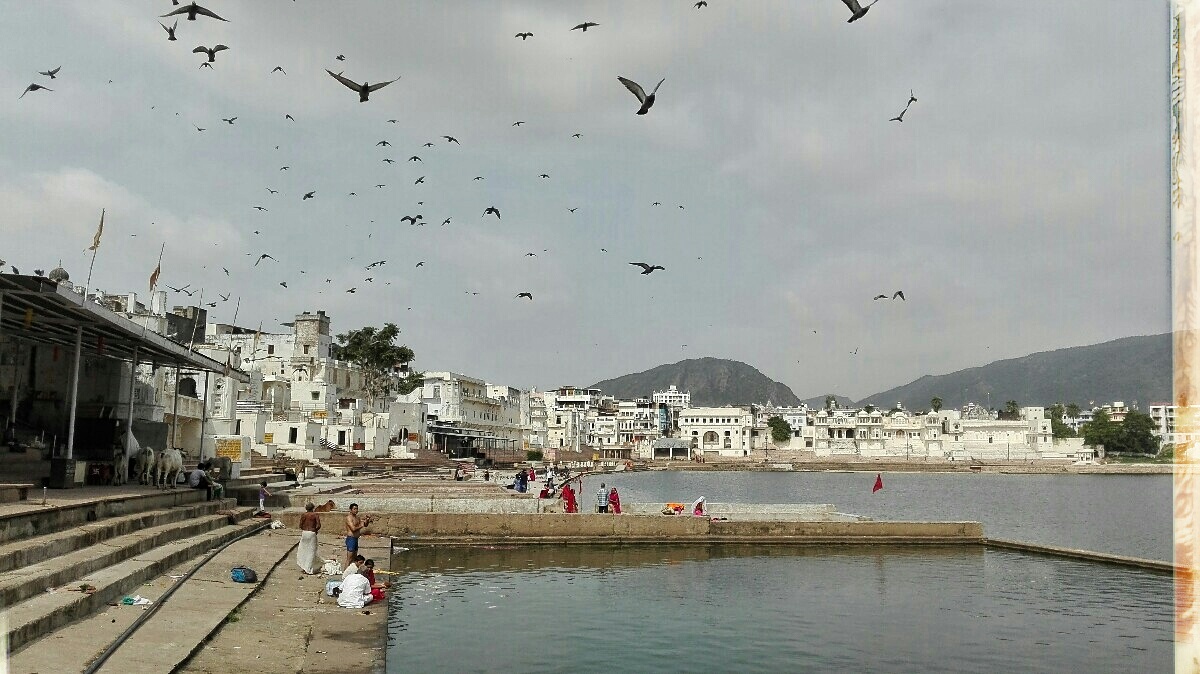 Videonauts backpacking Indien - Pushkar Ghats